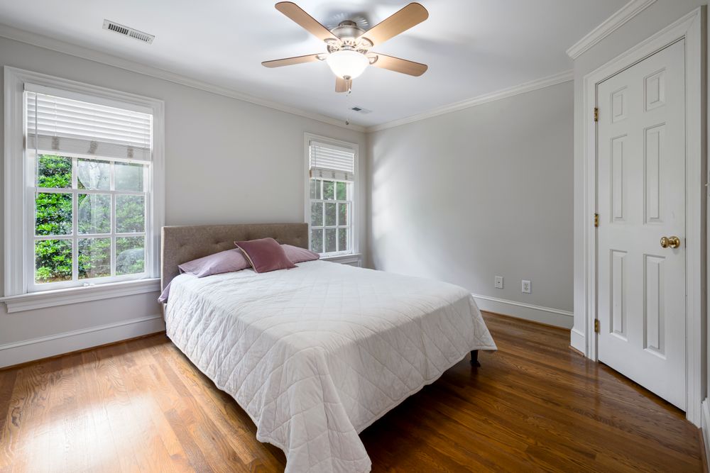 Turnover cleaning — fresh made bed